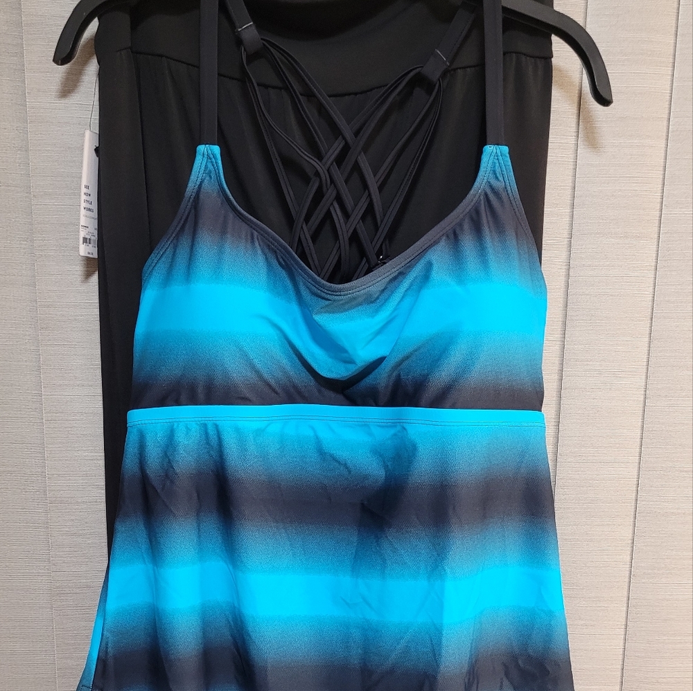 NWOT/ SWIM TOP - Picture 4 of 5